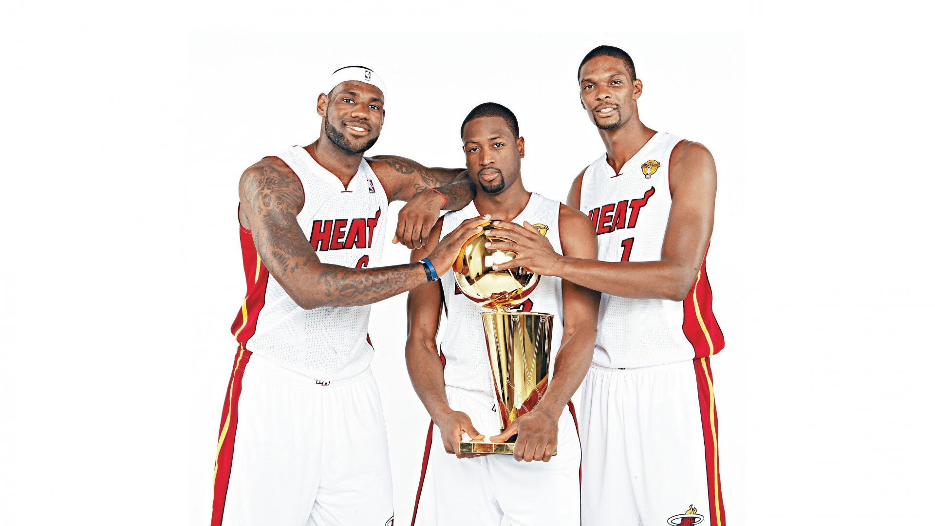 莱万多夫斯基意外战胜利物浦，刷新纪录引爆全场！热度持续攀升